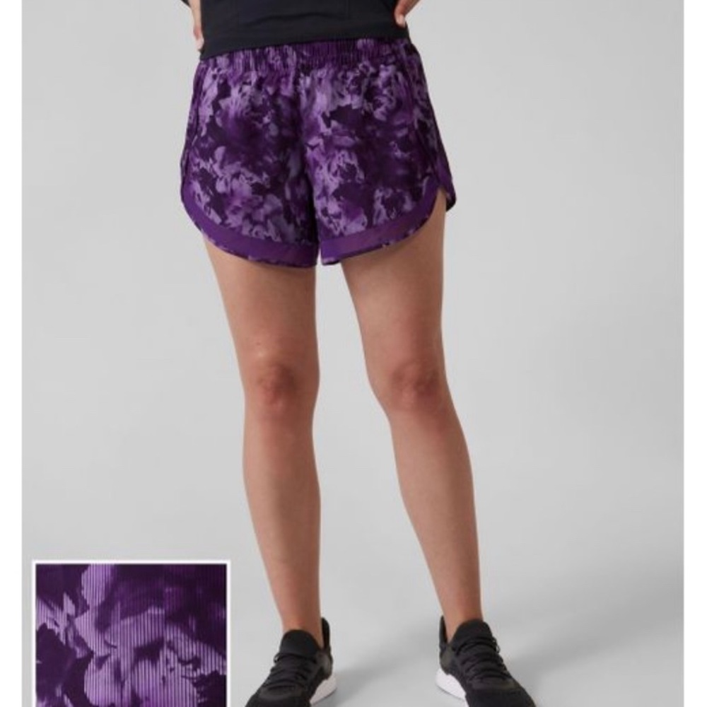 Athleta printed mesh racer run shorts 4”, purple, XS
